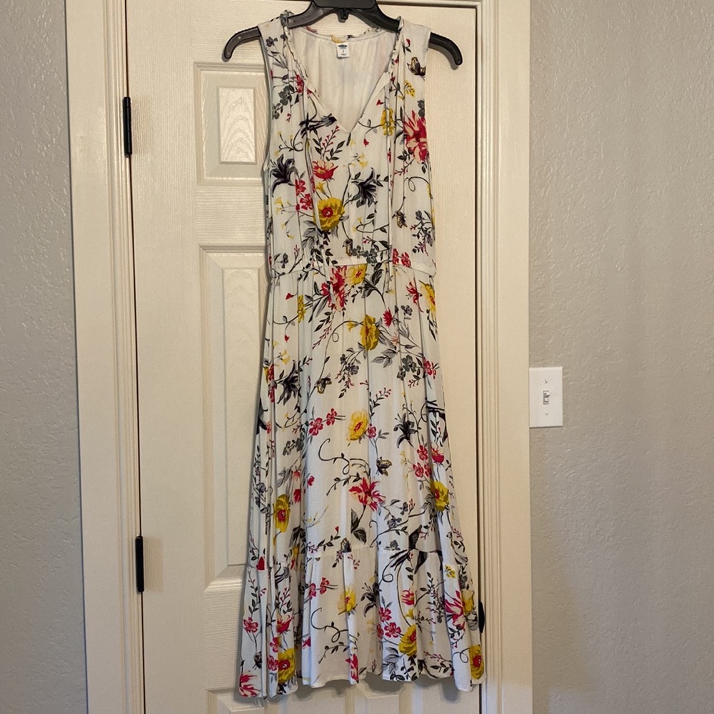 Old Navy Sleeveless Floral Midi Dress